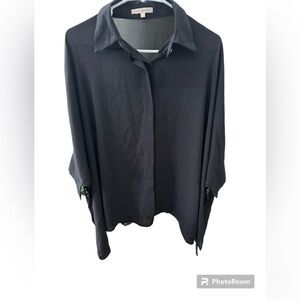 Women’s black caftan top size medium
